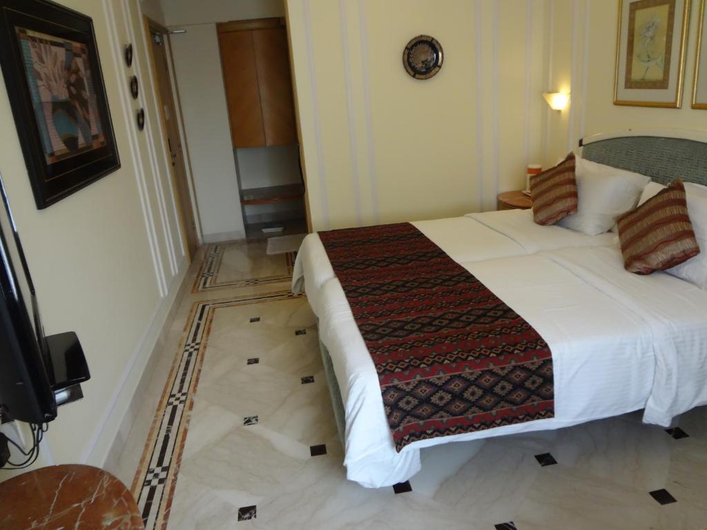 Regency Hotel Malabar Hill Mumbai Exterior photo