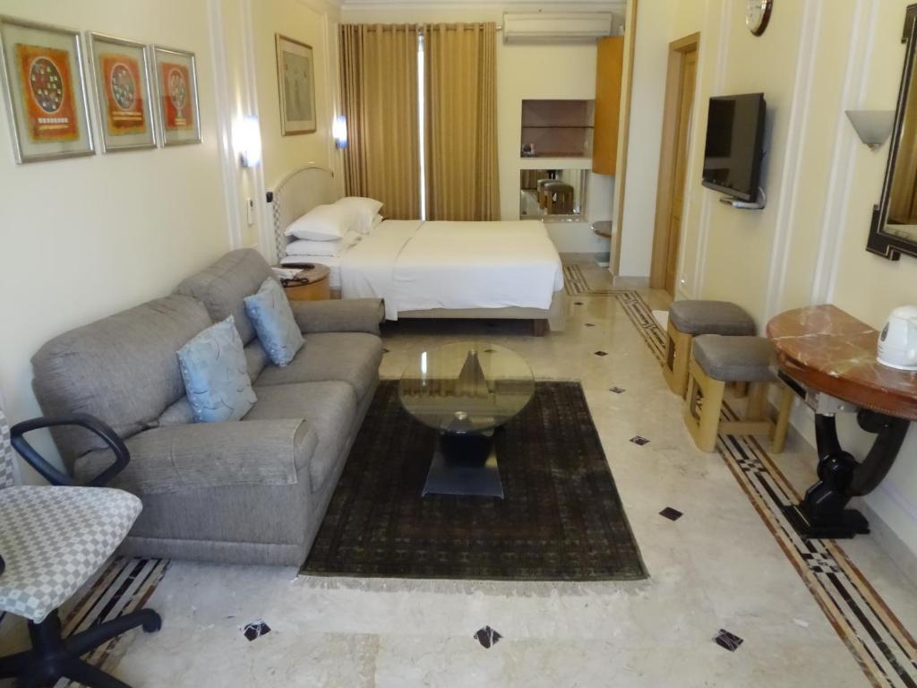 Regency Hotel Malabar Hill Mumbai Exterior photo